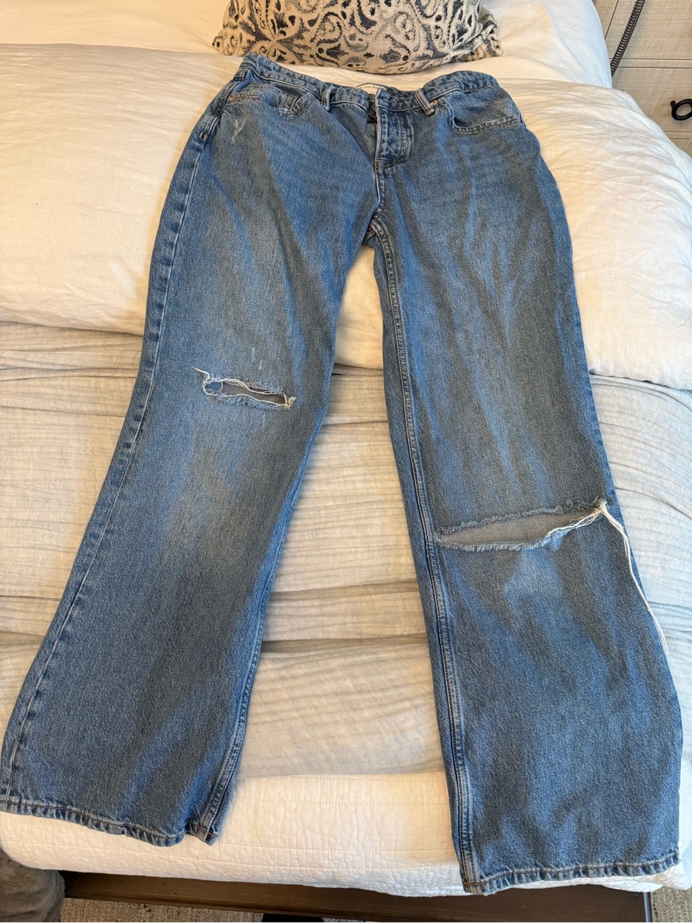 We The Free Tennessee Boyfriend Jeans in Light Blue with Distressed Knees - Picture 4 of 7